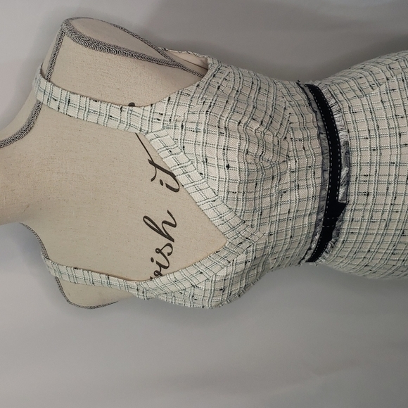 REBECCA TAYLOR Sleeveless Fitted Textured Tweed frayed waist mid with pockets! - Picture 2 of 10